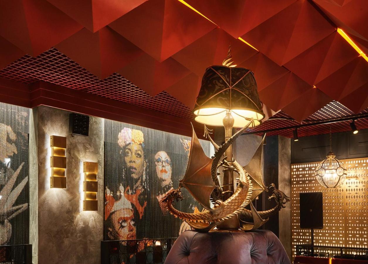 Chateau Denmark London Exterior photo The interior of the restaurant
